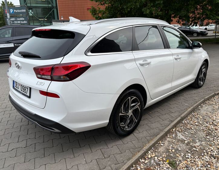 Hyundai i30 4
