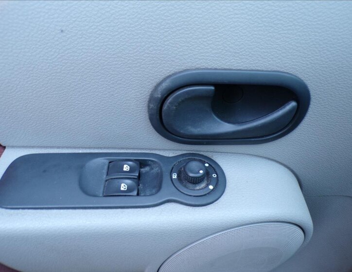 Renault Modus Hatchback 1,1 l 55 kw