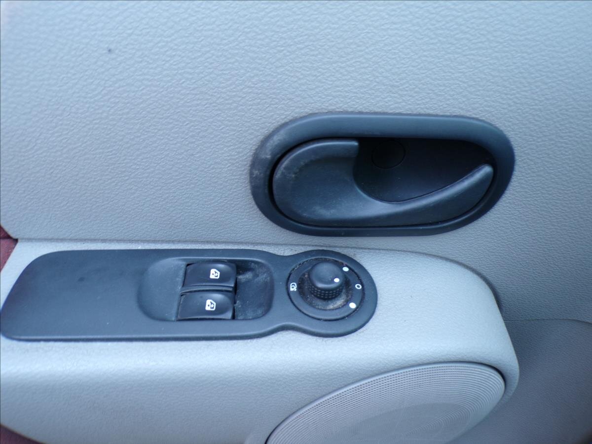 Renault Modus Hatchback 1,1 l 55 kw