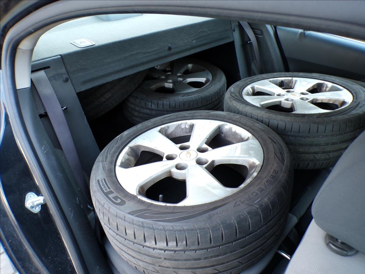 Chevrolet Cruze Sedan / Limuzína 2,0 l 110 kw