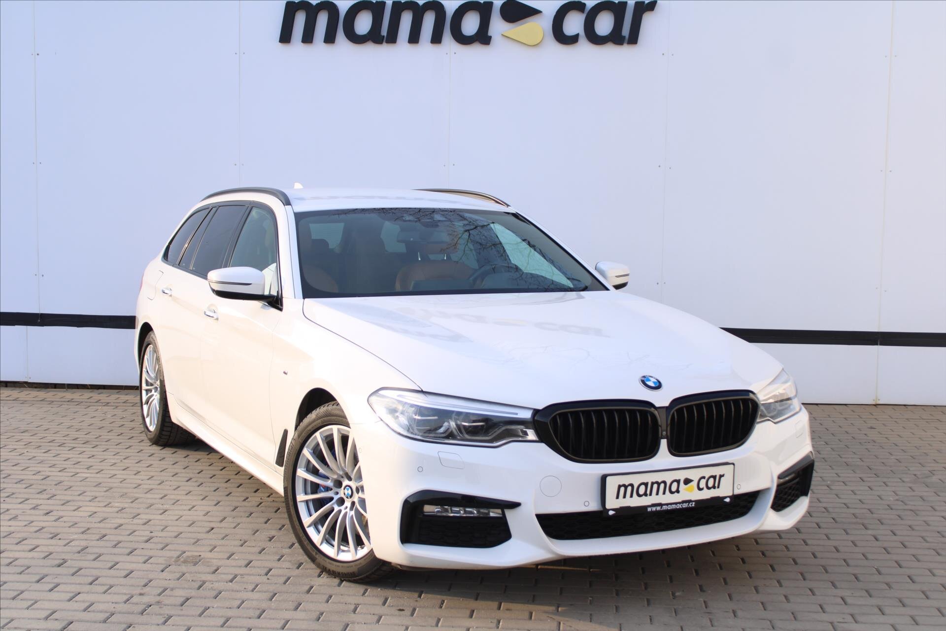 BMW Řada 5 Kombi 3,0 l 195 kw