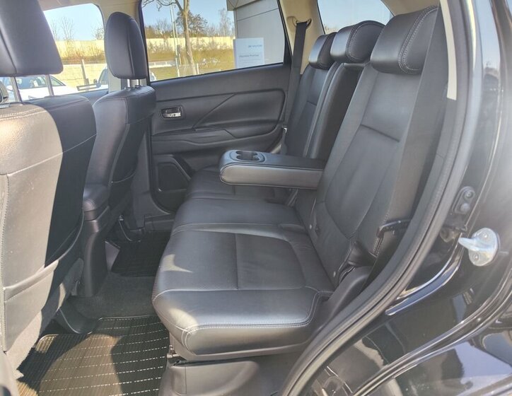 Mitsubishi Outlander SUV / Terénní 2,3 l 110 kw