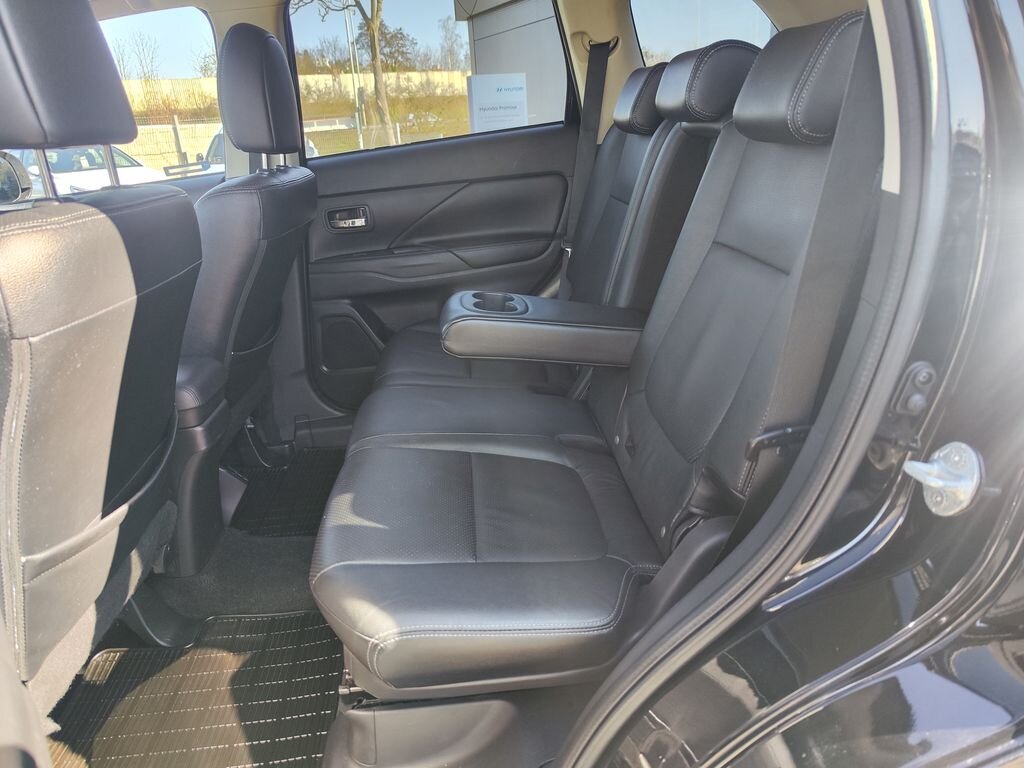 Mitsubishi Outlander SUV / Terénní 2,3 l 110 kw