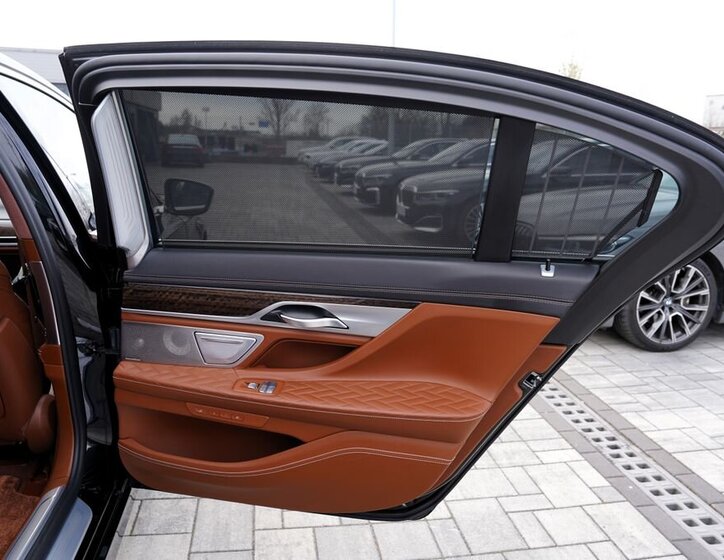 BMW Řada 7 Sedan / Limuzína 6,6 l 430 kw