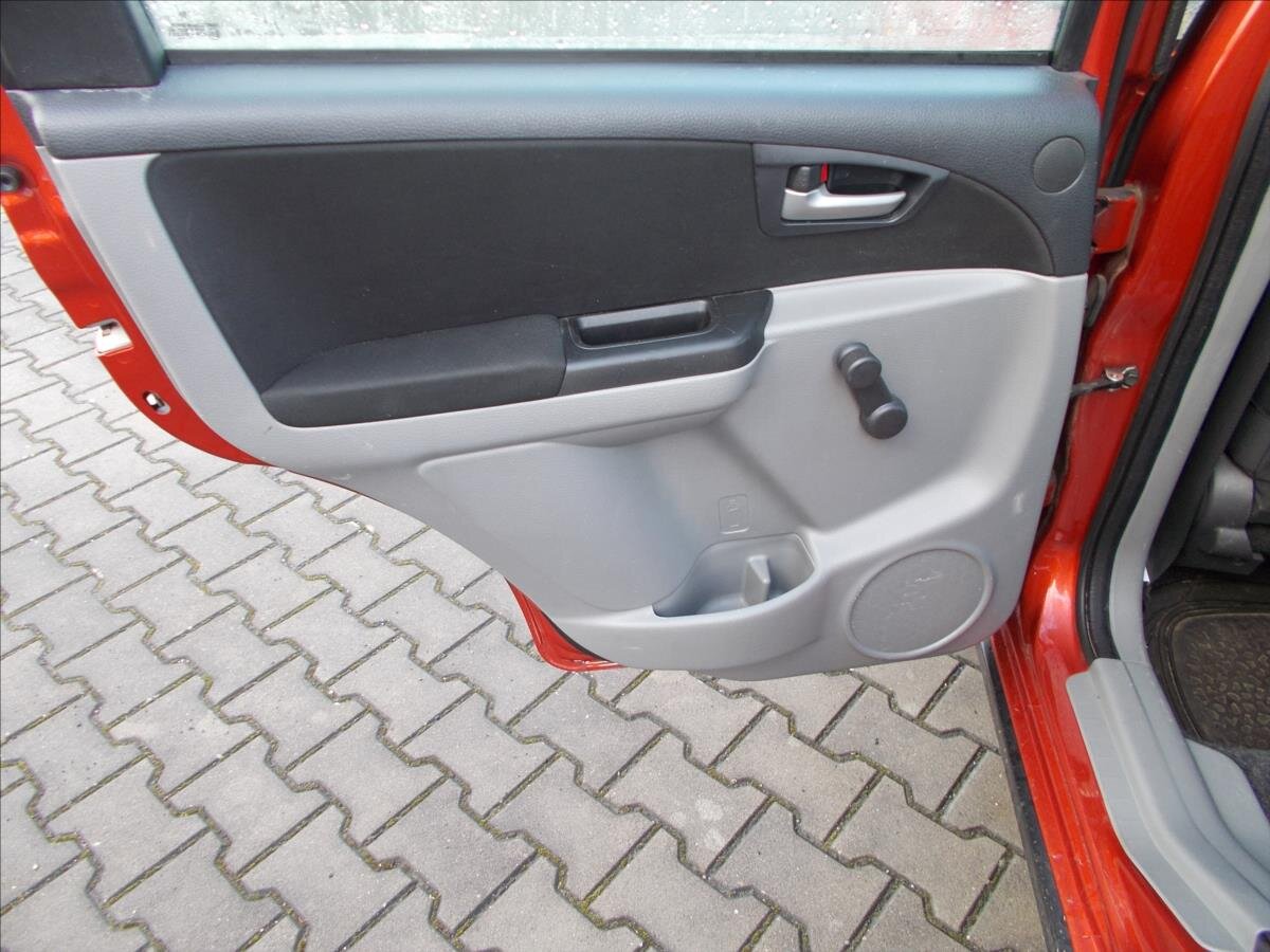 Suzuki SX4 Hatchback 1,6 l 88 kw