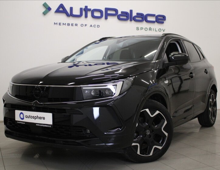 Opel Grandland SUV 1,5 l 96 kw