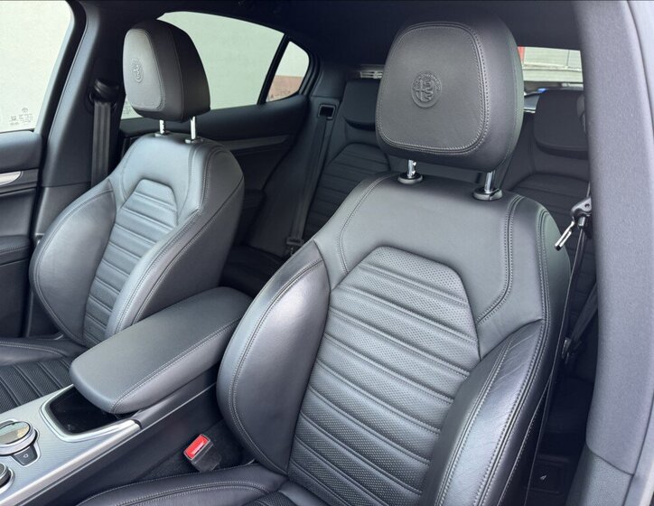 Alfa Romeo Stelvio SUV 2,0 l 206 kw