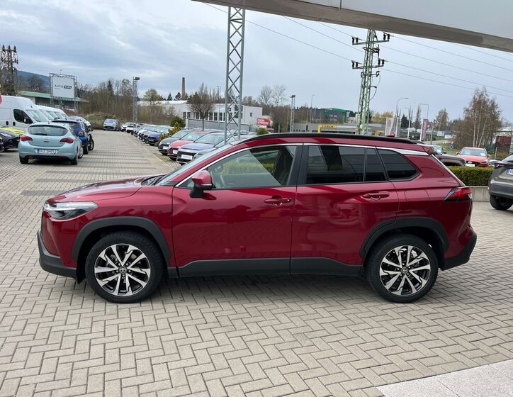 Toyota Corolla Cross SUV / Terénní 1,8 l 72 kw