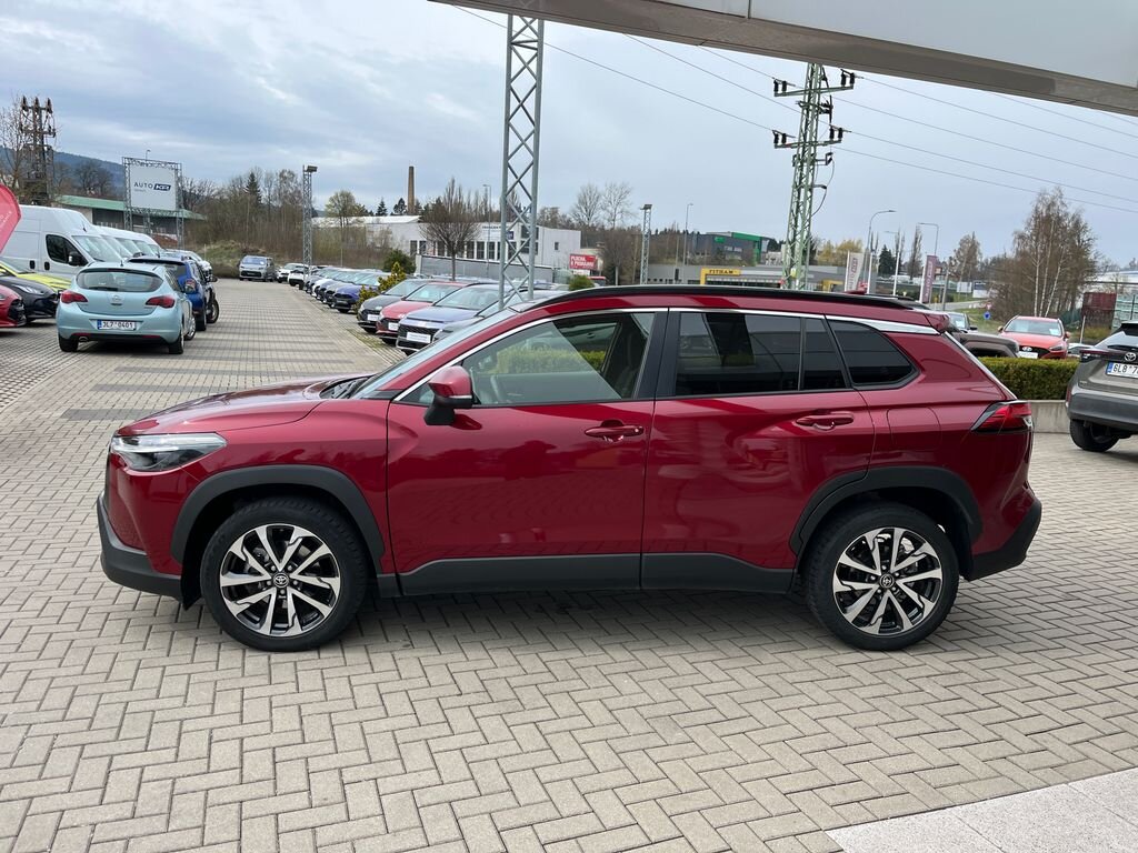 Toyota Corolla Cross SUV / Terénní 1,8 l 72 kw