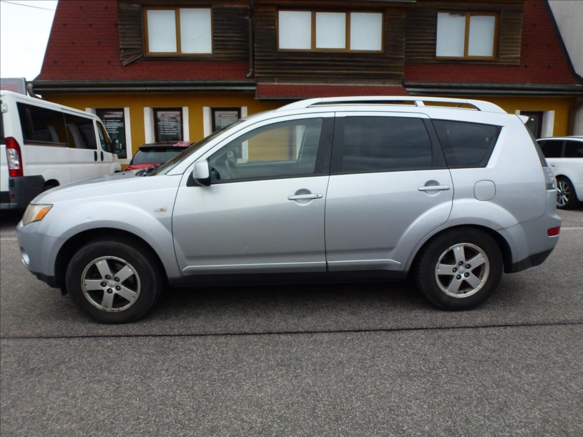 Mitsubishi Outlander SUV / Terénní 2,0 l 103 kw