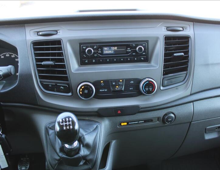 Ford Transit Custom 19