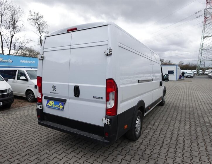 Peugeot Boxer Ostatní 2,2 l 121 kw