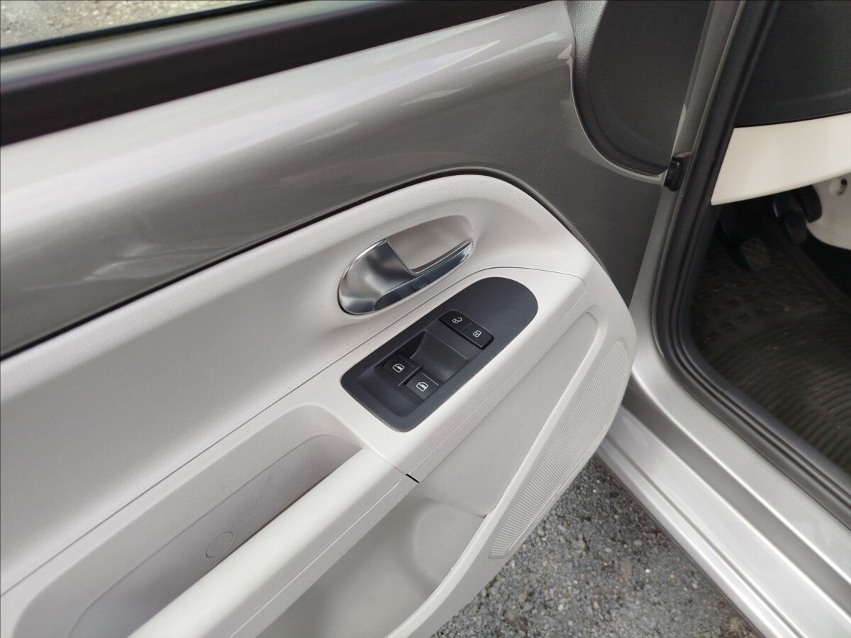 Volkswagen up! Hatchback 999,0 44 kw