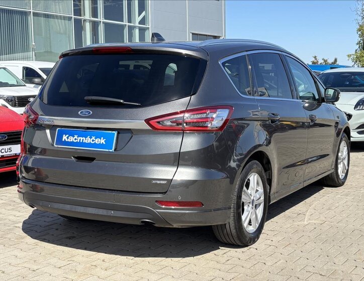 Ford S-MAX 6