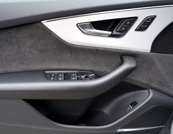 Audi Q8 SUV / Terénní 3,0 l 250 kw