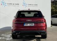 Audi Q7 24