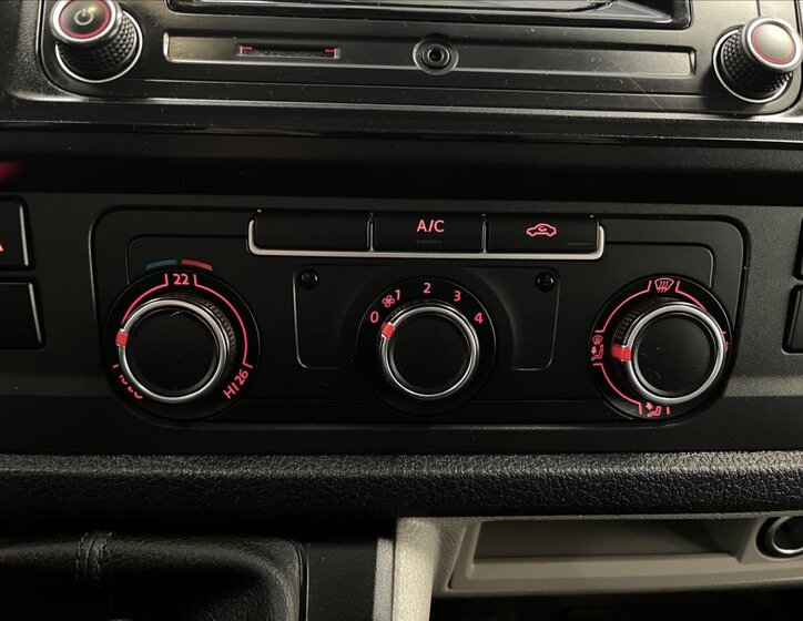 Volkswagen Transporter 9