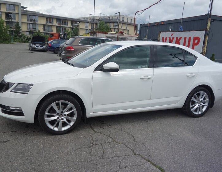 Škoda Octavia Sedan / Limuzína 2,0 l 110 kw