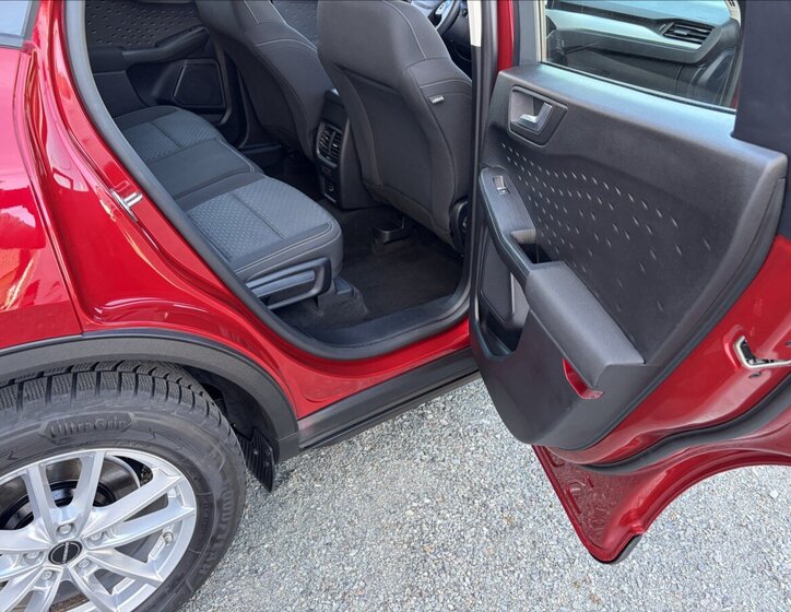 Ford Kuga Kombi 2,0 l 140 kw