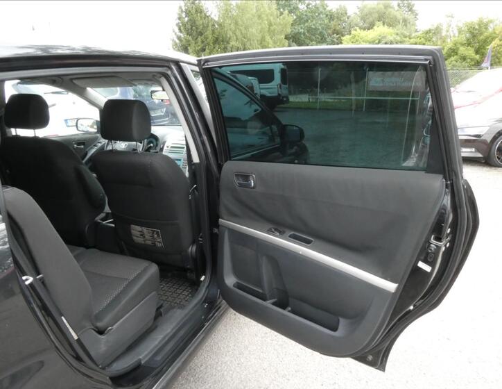 Toyota Corolla Verso 18