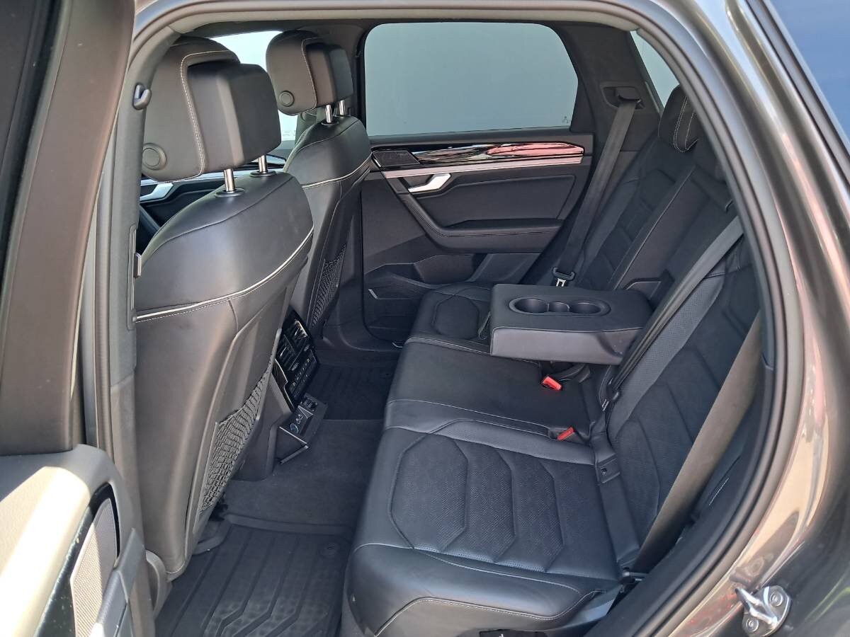 Volkswagen Touareg SUV / Terénní 3,0 l 210 kw