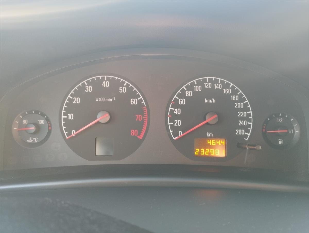 Opel Vectra Sedan 1,8 l 90 kw