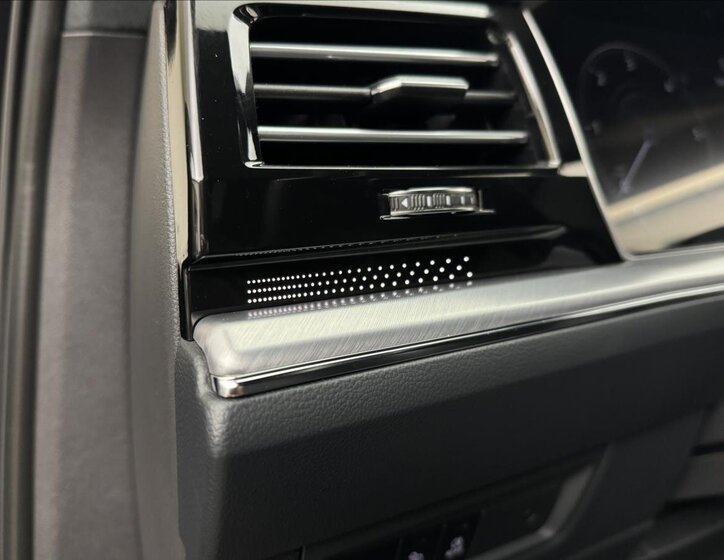 Volkswagen Touareg 8