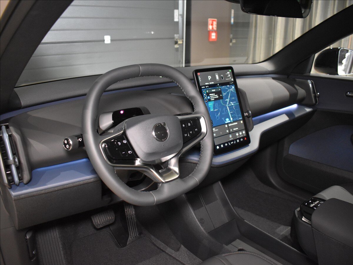 Volvo EX30 SUV / Terénní 0,0 315 kw