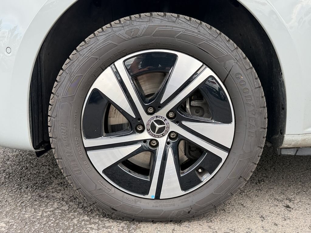 Mercedes-Benz Vito Skříň 2,0 l 140 kw