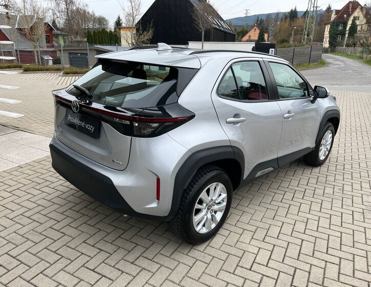 Toyota Yaris Cross SUV / Terénní 1,5 l 68 kw