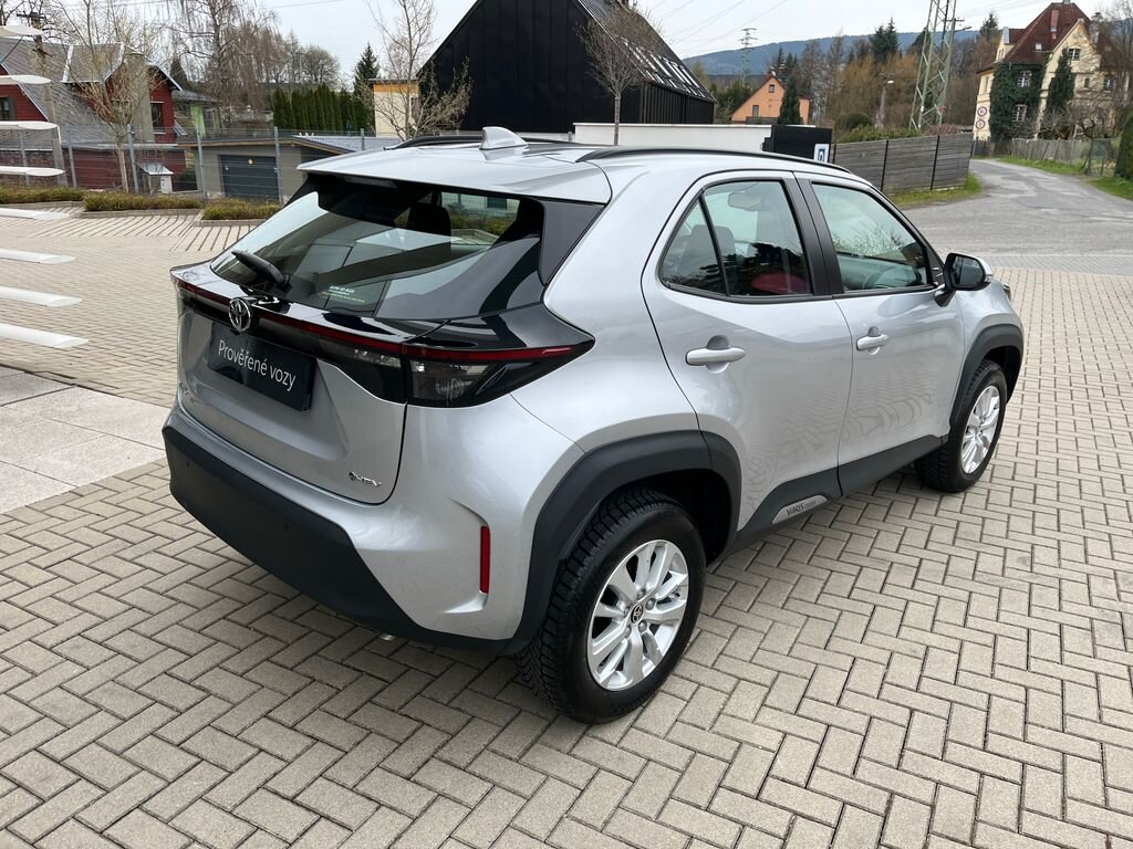 Toyota Yaris Cross SUV / Terénní 1,5 l 68 kw