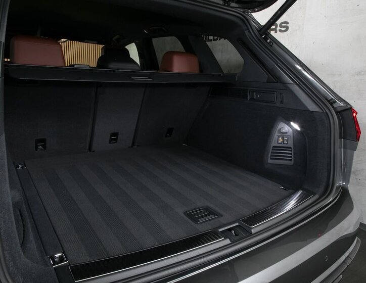 Volkswagen Touareg SUV / Terénní 3,0 l 210 kw