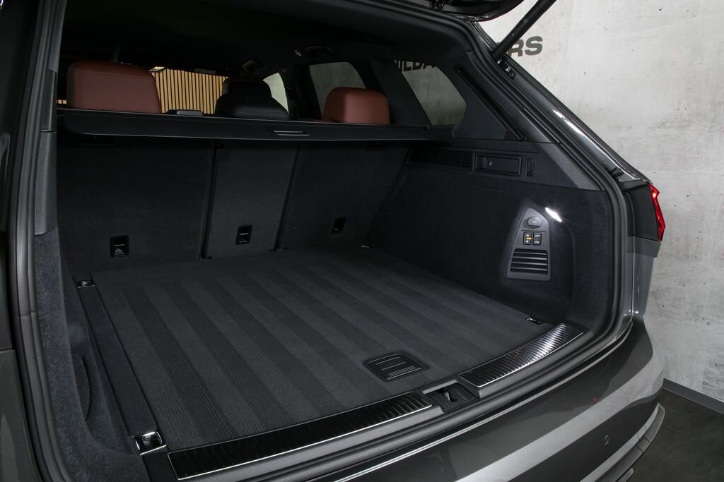 Volkswagen Touareg SUV / Terénní 3,0 l 210 kw