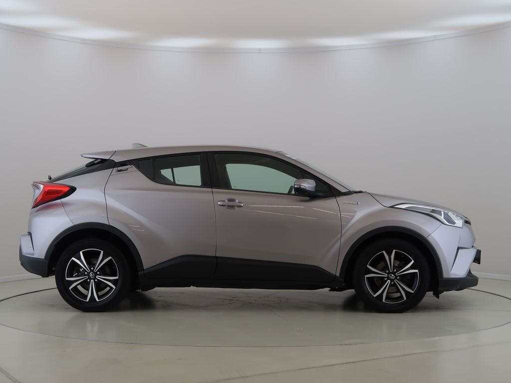 Toyota C-HR SUV / Terénní 1,8 l 72 kw