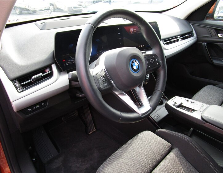 BMW X1 Kombi 1,5 l 110 kw