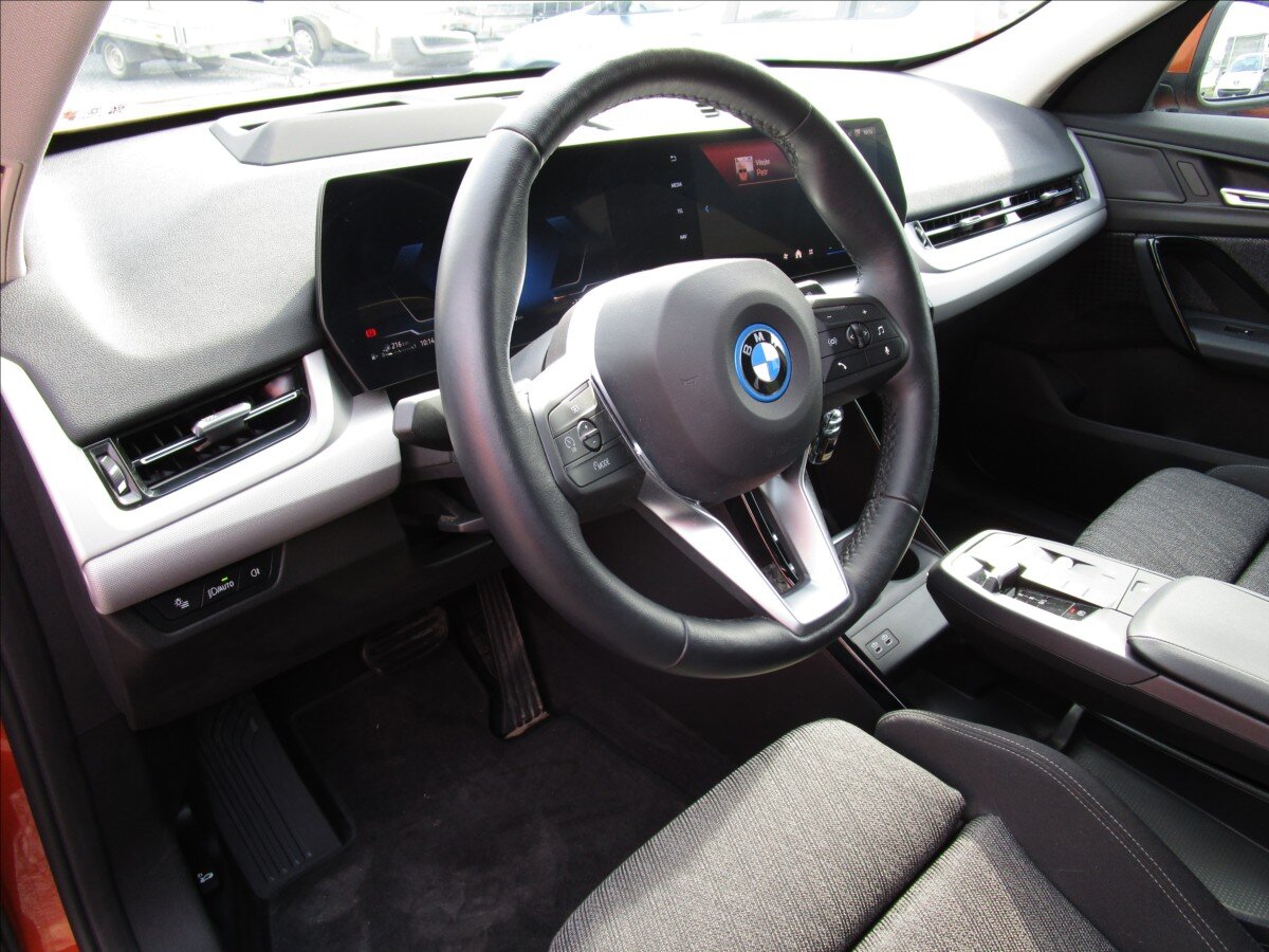 BMW X1 Kombi 1,5 l 110 kw