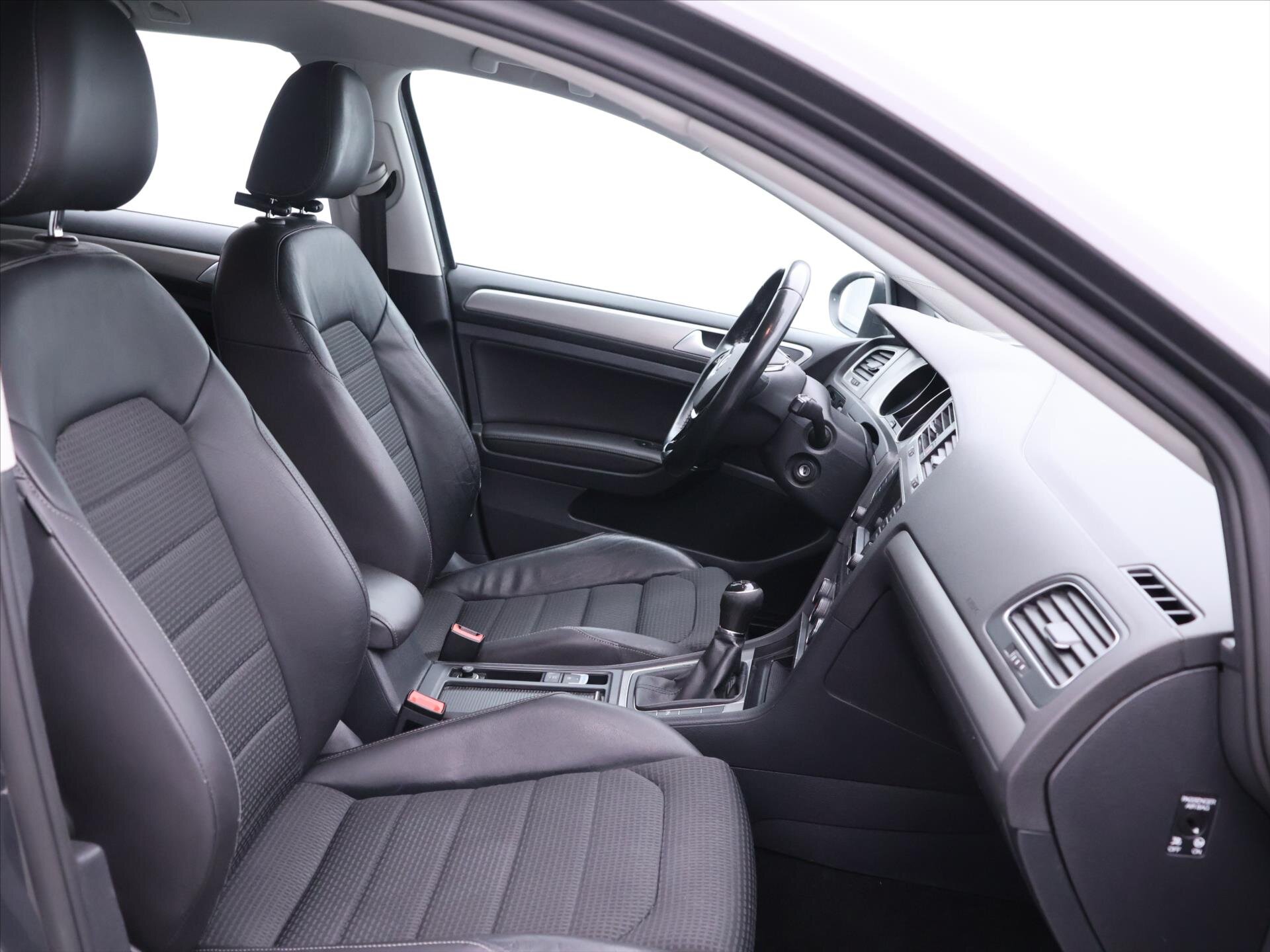 Volkswagen Golf Kombi 1,6 l 81 kw