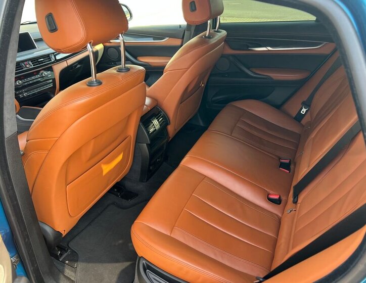 BMW X6 SUV / Terénní 4,4 l 512 kw