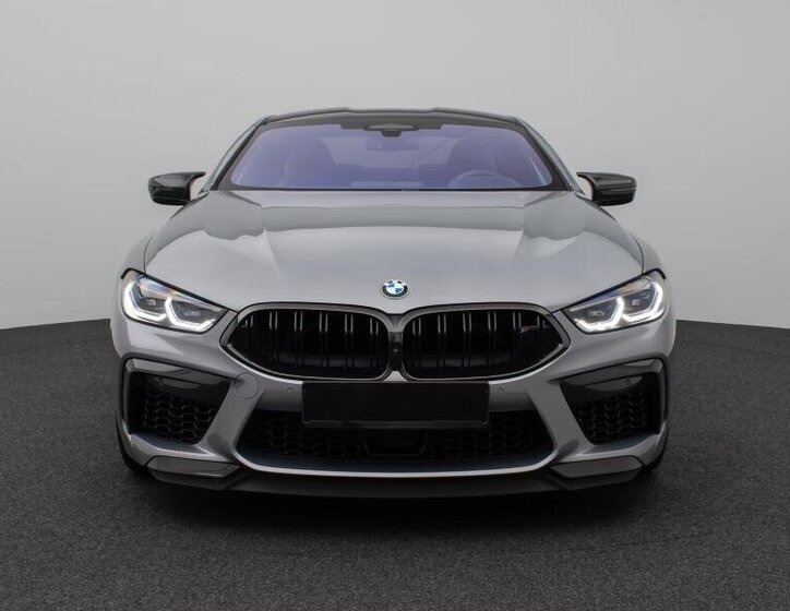 BMW M8 Kupé 4,4 l 460 kw