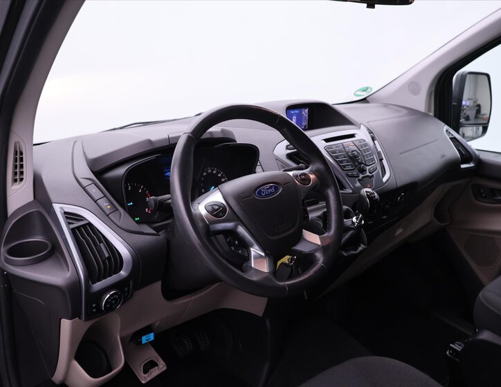 Ford Tourneo Custom MPV 2,2 l 114 kw