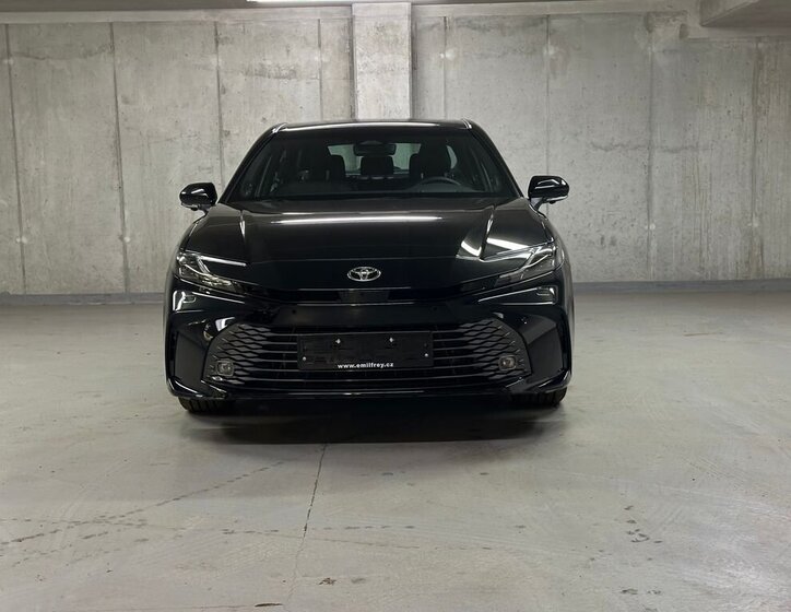 Toyota Camry Sedan / Limuzína 2,5 l 160 kw