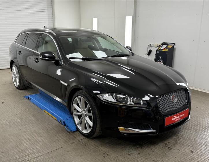 Jaguar XF 1