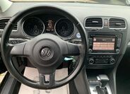 Volkswagen Golf 12