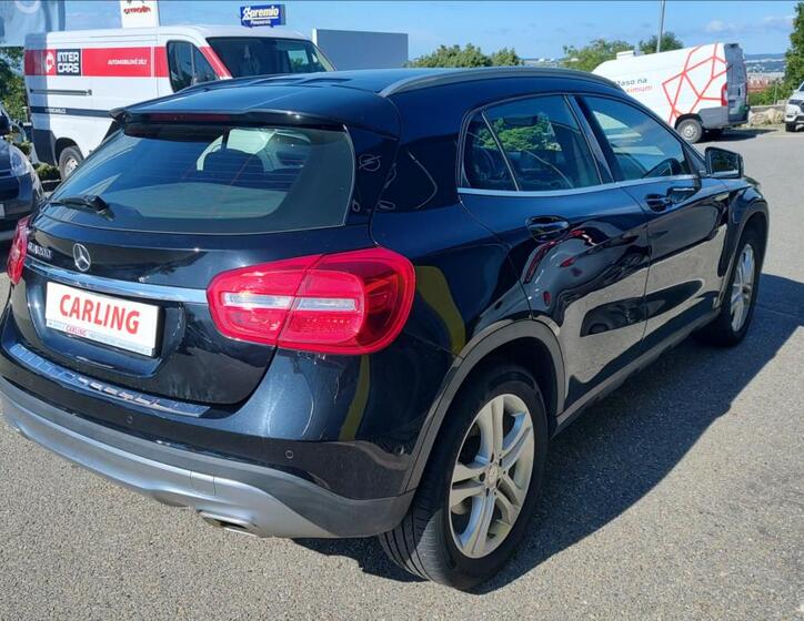 Mercedes-Benz GLA 3