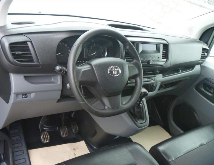 Toyota ProAce 11