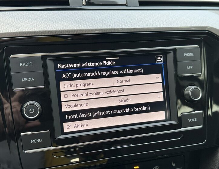 Volkswagen Passat Kombi 1,5 l 110 kw