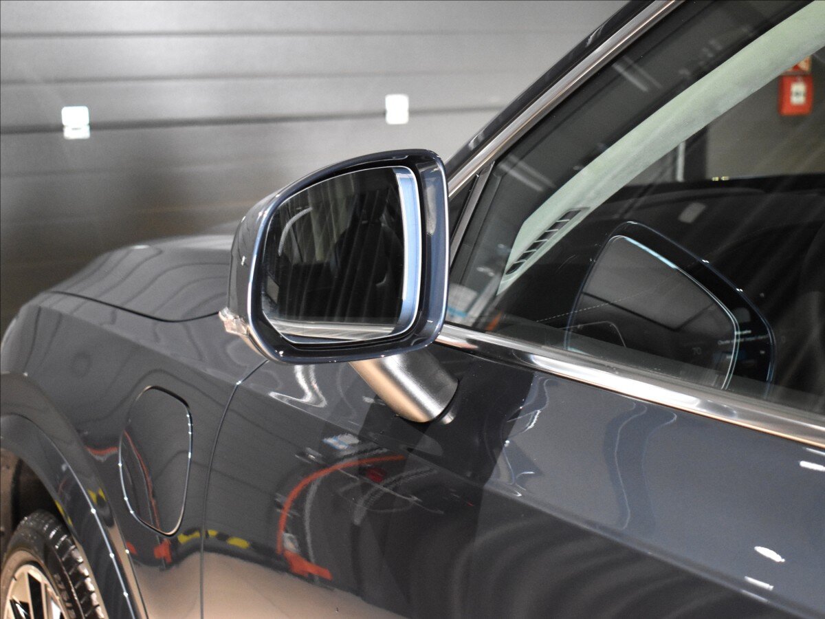 Volvo XC90 SUV / Terénní 2,0 l 335 kw