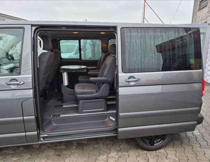 Volkswagen Multivan 9