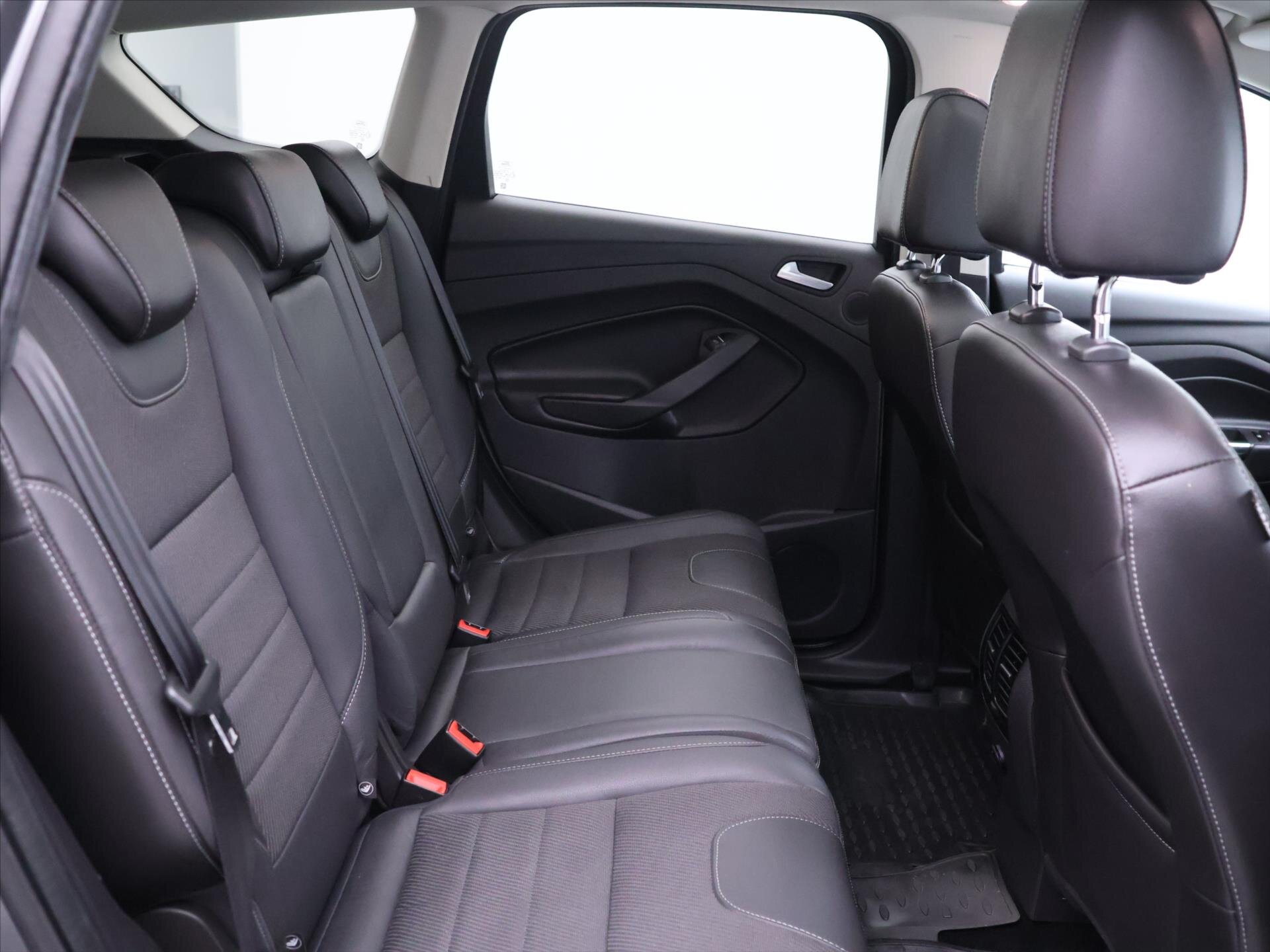 Ford Kuga SUV / Terénní 2,0 l 103 kw