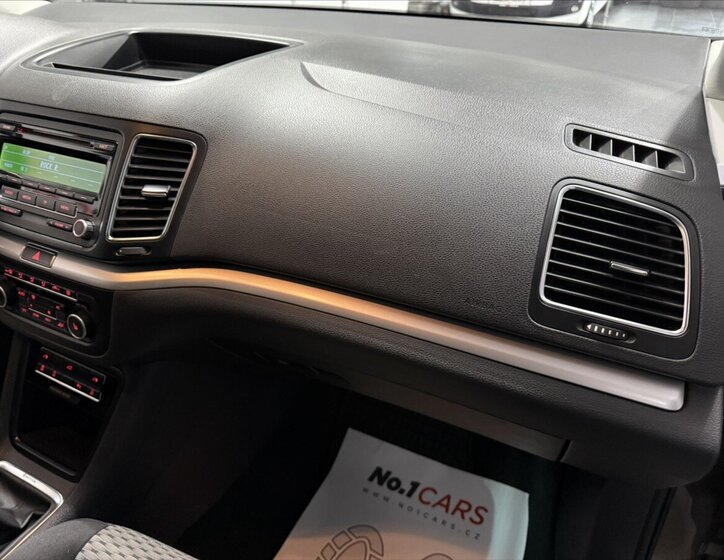 Volkswagen Sharan MPV 2,0 l 103 kw